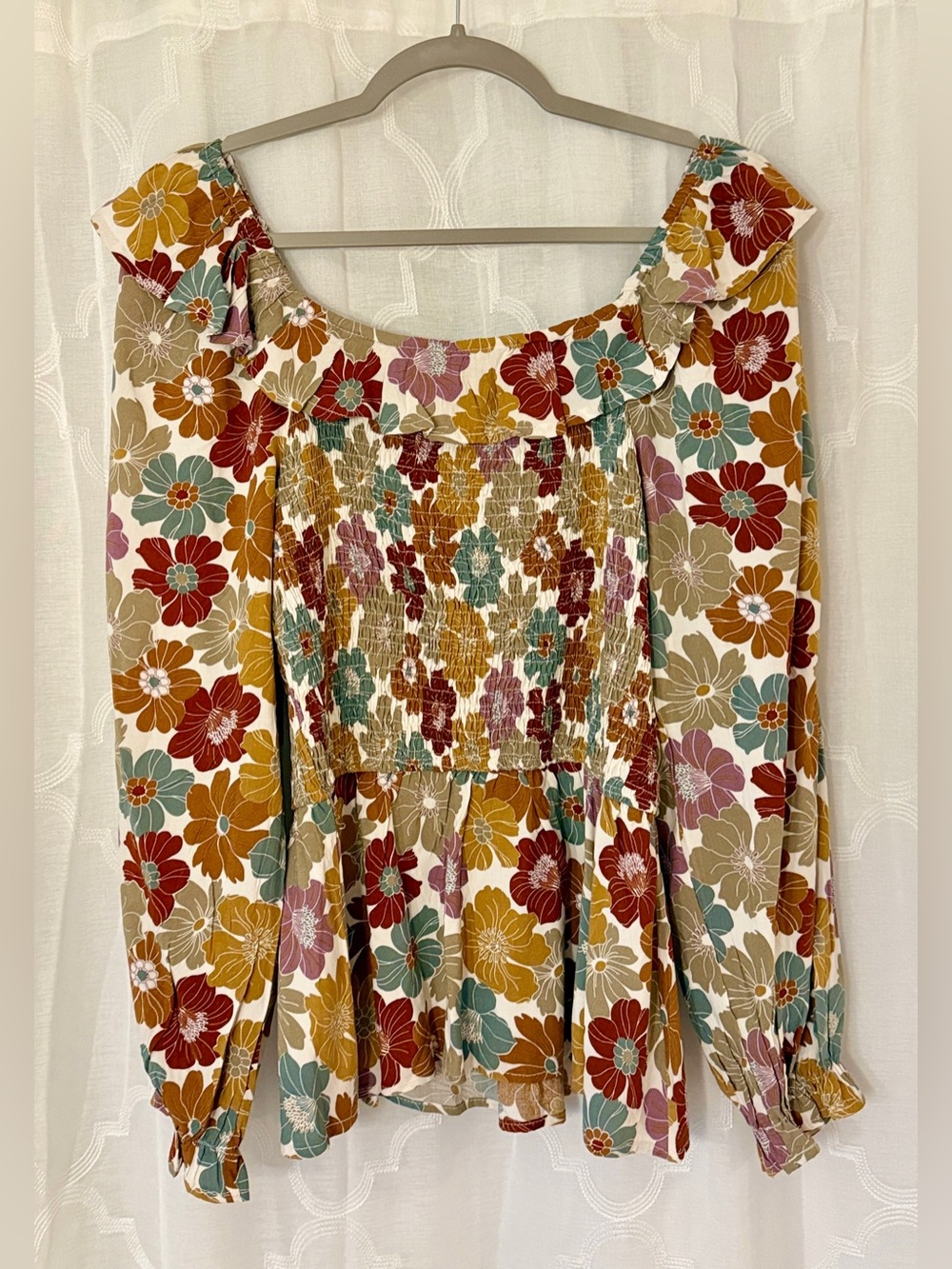 Hayden Medium NWT Fall Floral Smocked Long Sleeve Peplum Top